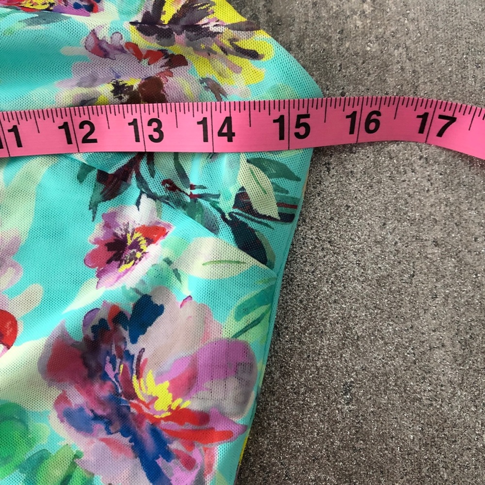 Guess by Marciano Floral Halter Off-Shoulder Crop Top NWT Medium - Picture 5 of 11
